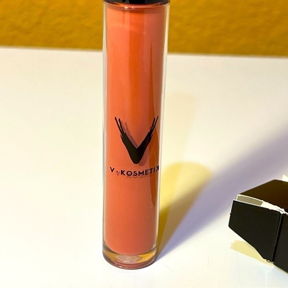 Vkosmetik Vinyl Lip Lacquer Long-wear High-Shine Fade-Proof Non-Drying โWisdomโ - Picture 10 of 10
